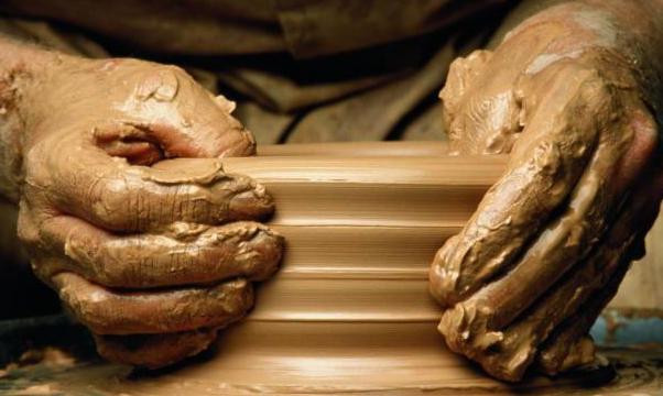 Haga clic en la imagen para ver una versión más grande  Nombre:	manosalfarero.jpg Visitas:	0 Size:	57,6 KB ID:	693